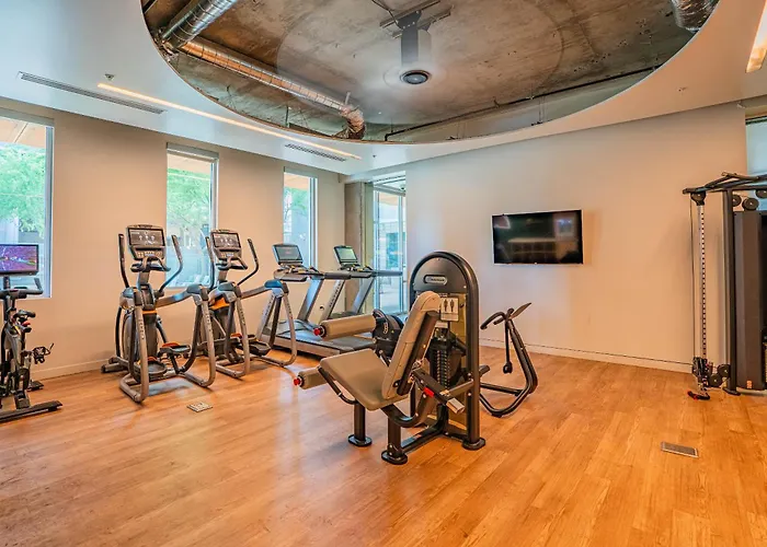 Apartment Unwind Near Phx Dt Gym Balcony Pool Parking Wd *