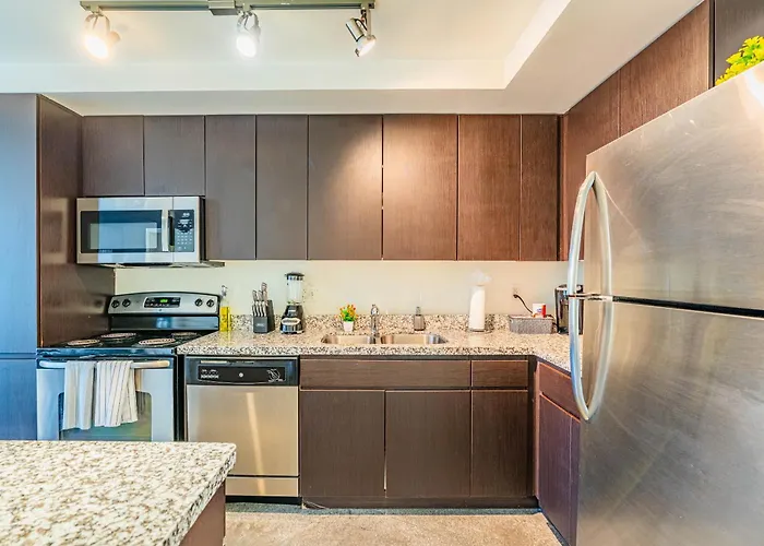 Unwind Near Phx Dt Gym Balcony Pool Parking Wd Apartment
