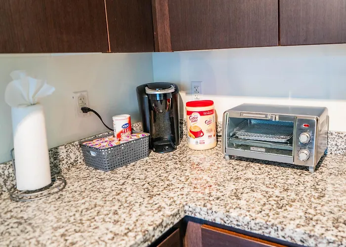 Unwind Near Phx Dt Gym Balcony Pool Parking Wd Apartment *