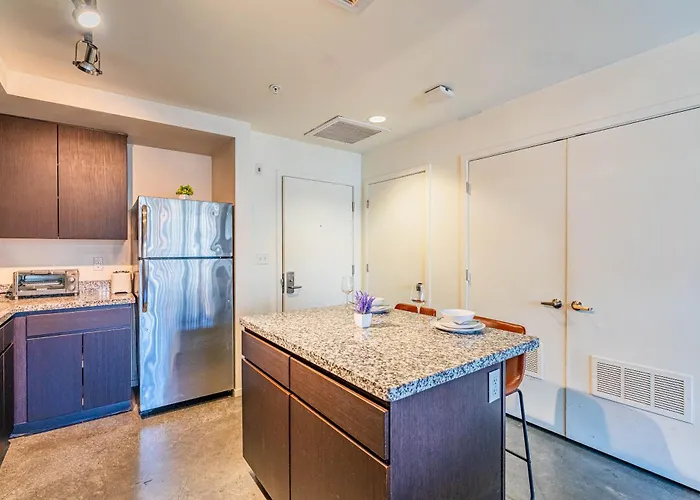 Apartment Unwind Near Phx Dt Gym Balcony Pool Parking Wd Phoenix
