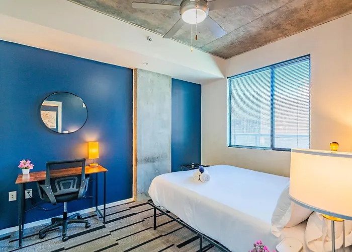Apartment Unwind Near Phx Dt Gym Balcony Pool Parking Wd